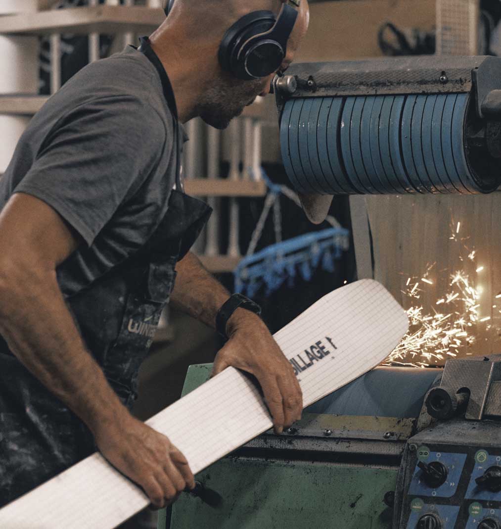 Affûtage d'un ski Sillage à l'atelier
